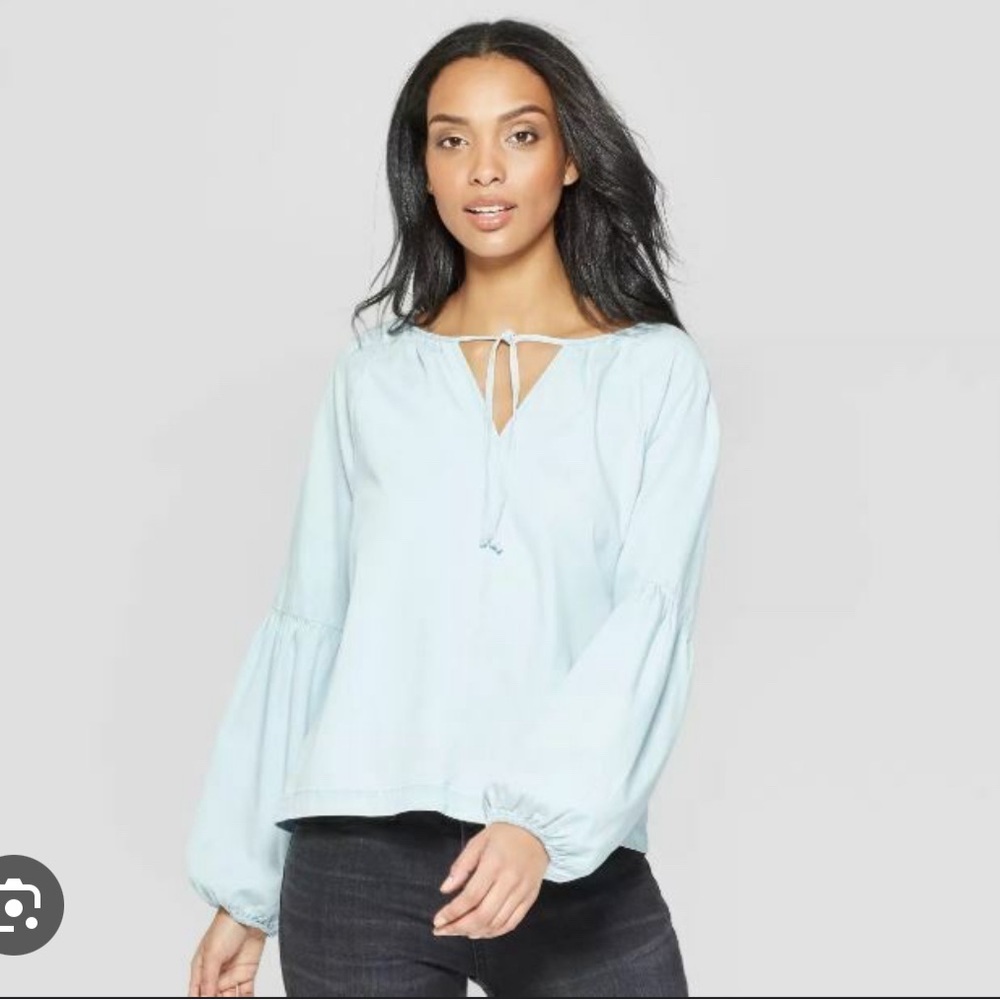 Universal Thread Chambray Peasant Top